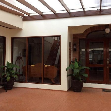 Casa Roces Bed and Breakfast Legazpi Eksteriør billede