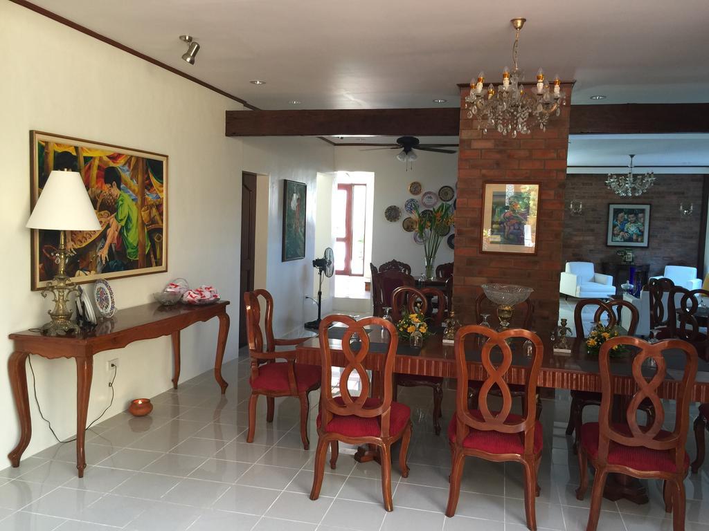 Casa Roces Bed and Breakfast Legazpi Eksteriør billede