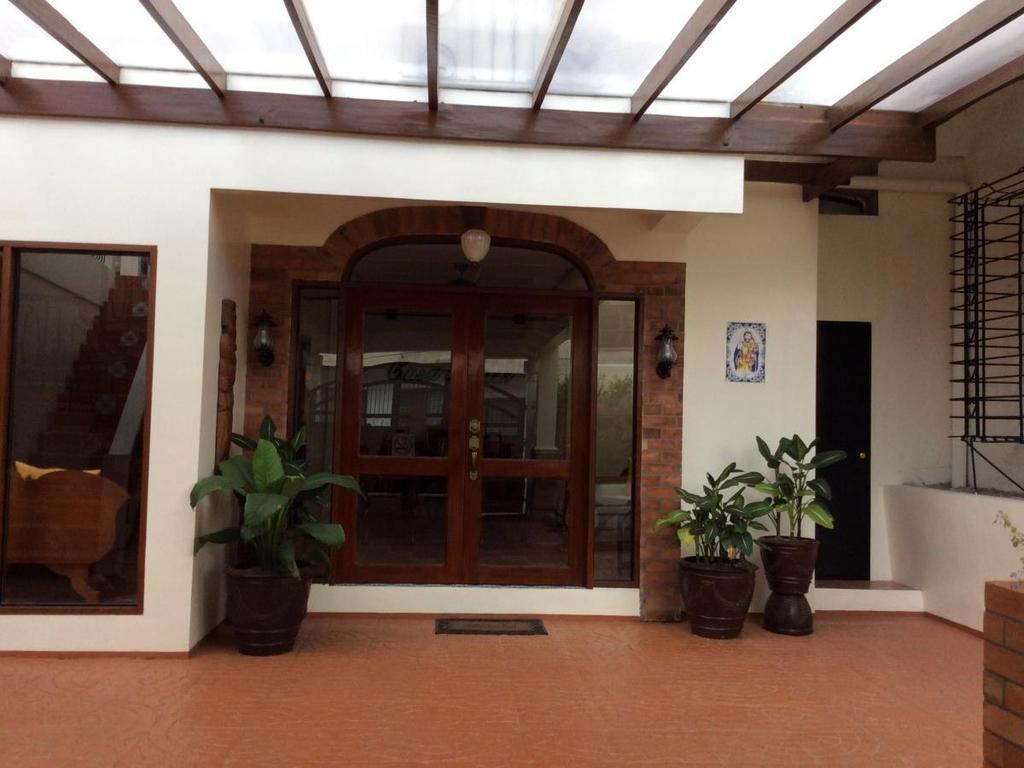 Casa Roces Bed and Breakfast Legazpi Eksteriør billede