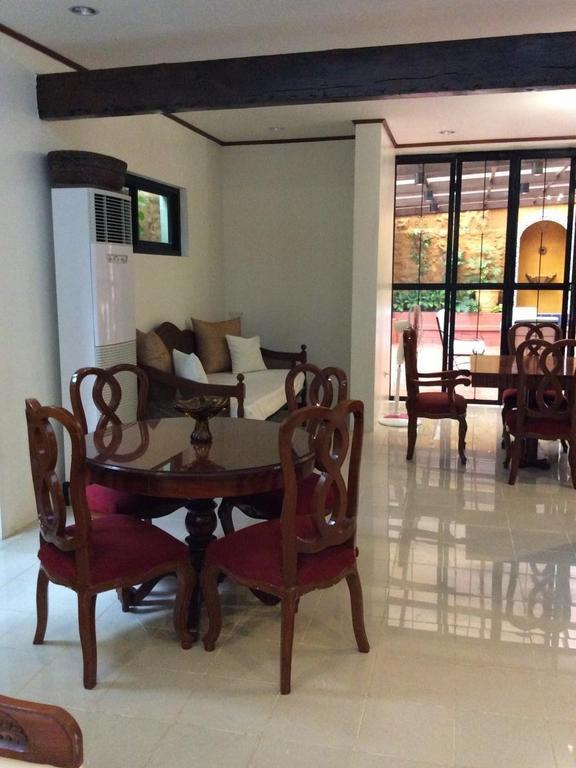 Casa Roces Bed and Breakfast Legazpi Eksteriør billede